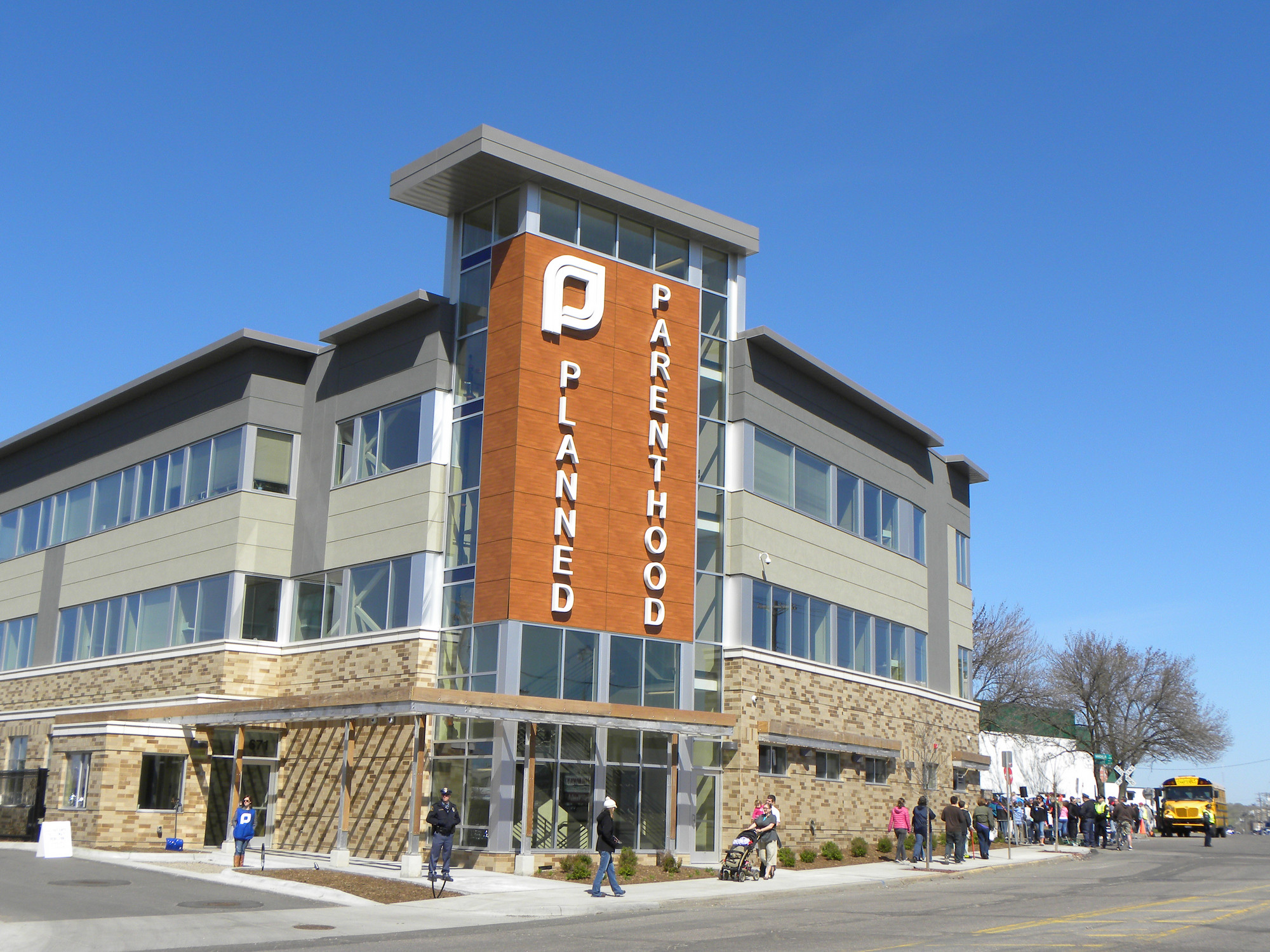 FBI arrests man who allegedly shot BB guns at Pasadena Planned Parenthood